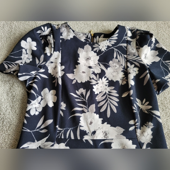 Calvin Klein Floral Crepe Sheath Dress Size 8 NWOT - Picture 5 of 7